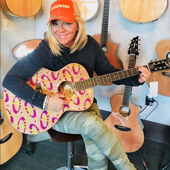 Meet your Posher, Holly - Picture 1 of 1